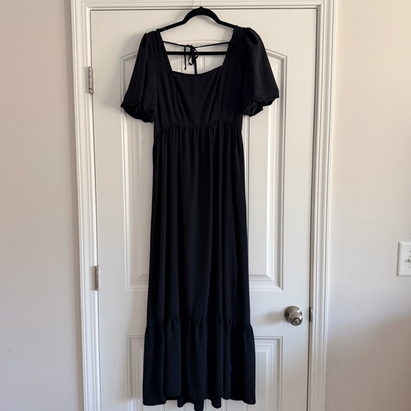 Socialite Dresses & Skirts - NWOT! Elegant Black Maxi Dress